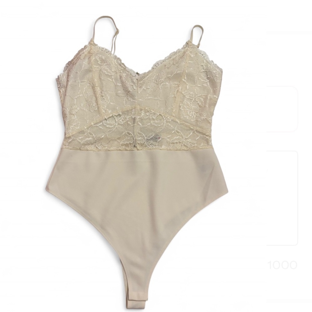 Cream Chemise with Seamless Design